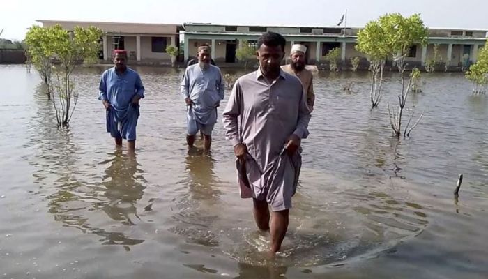 পাকিস্তানে ভারী বৃষ্টিপাত ও বন্যায় ১০৪ জনে মৃত্যু