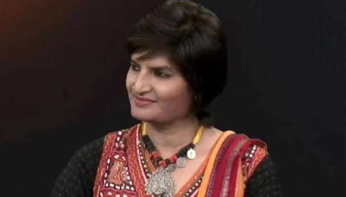সাংবাদিক মুন্নী সাহাকে দুদকে জিজ্ঞাসাবাদ