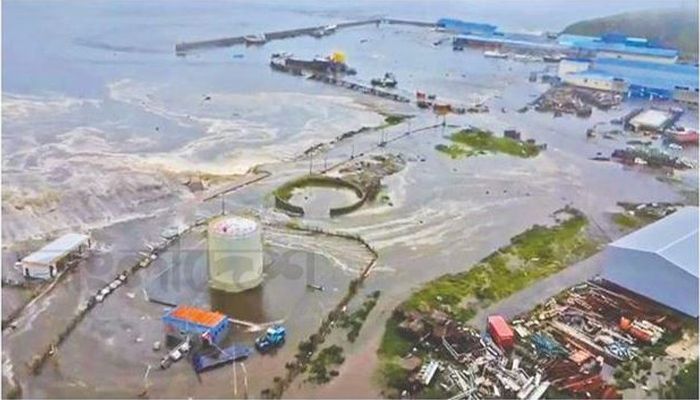 দুলে উঠল দুনিয়া