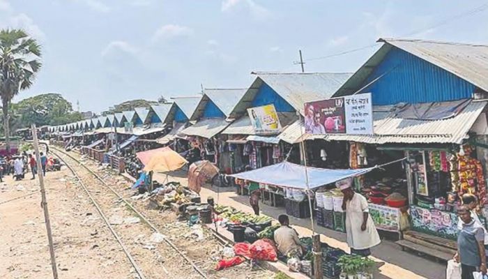 রেলওয়ের ভূমি দখলে প্রভাবশালীদের দৌরাত্ম্য