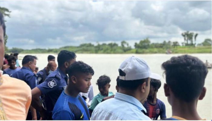 মাদ্রাসায় যাওয়ার পথে নৌকাডুবে ৩ শিক্ষার্থী নিখোঁজ