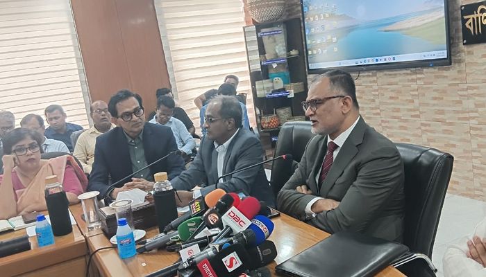 পেঁয়াজ আমদানির অনুমতি দেওয়া হবে: বাণিজ্য উপদেষ্টা