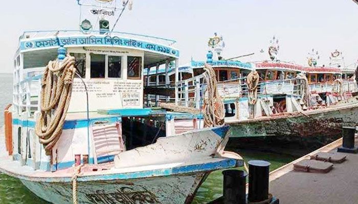১৩ ঘণ্টা পর পাটুরিয়া-দৌলতদিয়া নৌপথে লঞ্চ চলাচল শুরু