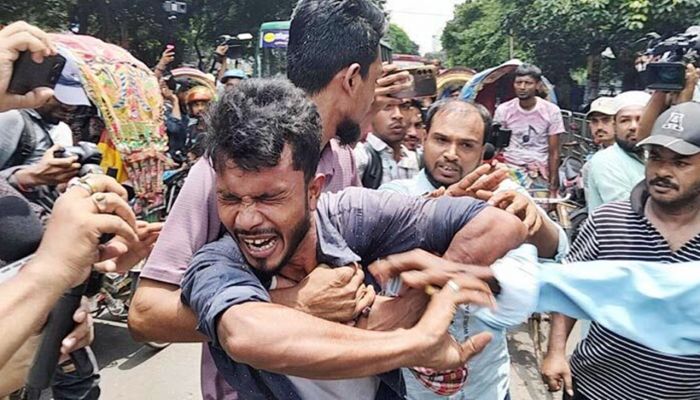 রিকশাচালককে কীসের ভিত্তিতে গ্রেপ্তার, ধানমন্ডি থানার ওসির ব্যাখ্যা তলব