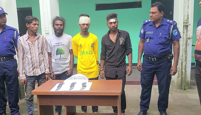 স্ত্রীর পরকীয়ায় স্বামীর ছুরিকাঘাতে প্রেমিক খুন, গ্রেপ্তার ৪