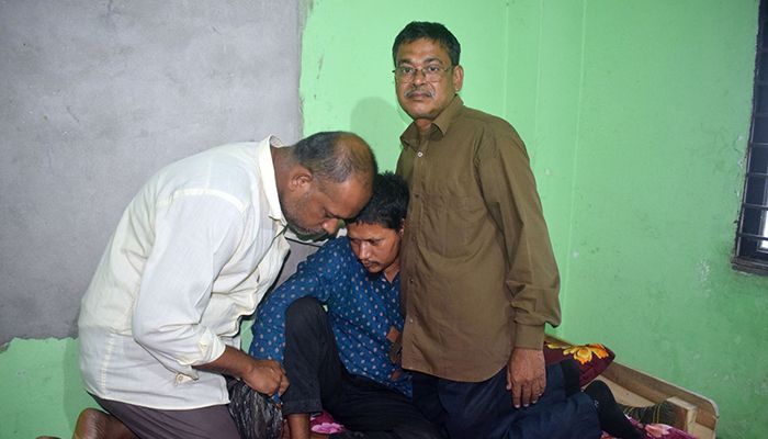 ফেসবুকের কল্যাণে ৪ বছর পর নিখোঁজ যুবককে ফিরে পেল পরিবার
