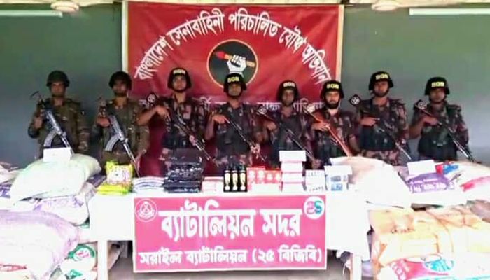 বিজিবি-সেনাবাহিনীর অভিযানে চোরাচালানের পণ্য আটক
