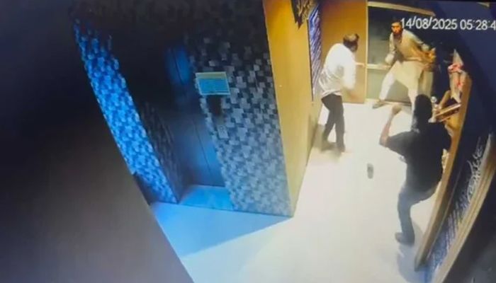 বনানীতে সিসা বারে যুবককে হত্যার ঘটনায় গ্রেপ্তার ২