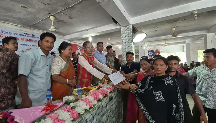ত্রিপুরা যুব ঐক্য পরিষদের সভাপতি অপুময়, সম্পাদক কমল বিকাশ