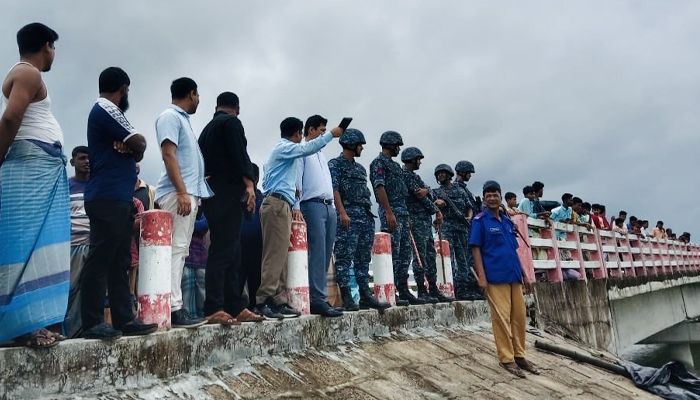 কুতুবদিয়ায় পিলটকাটা খালে অভিযান