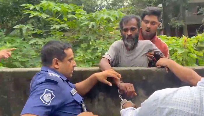 আদালত থেকে পালাল আসামি, ধরে দিল জনতা 