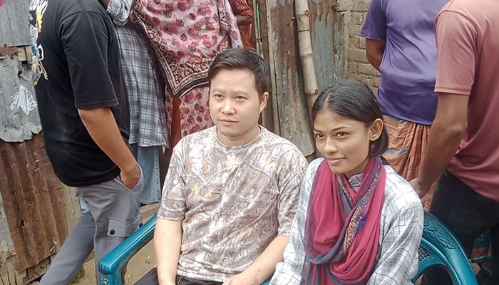 প্রেমের টানে চীনা নাগরিক দিনাজপুরে 