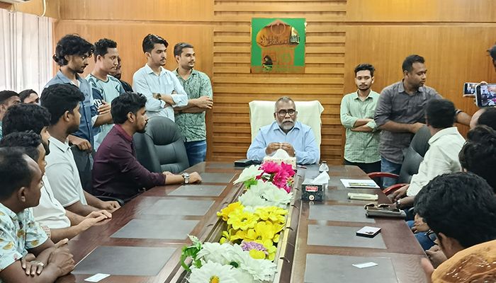 ইবি ছাত্র সংসদ গঠনে উপাচার্যের সঙ্গে শিক্ষার্থীদের মতবিনিময়