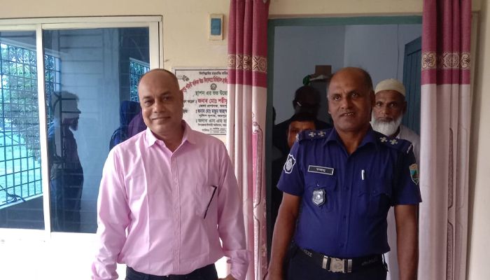 জয়পুরহাটে বিদ্যালয় থেকে আওয়ামী লীগ নেতা গ্রেপ্তার
