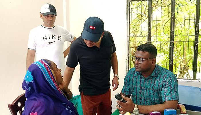 চক্ষু চিকিৎসা ক্যাম্পে উপচে পড়া ভিড়