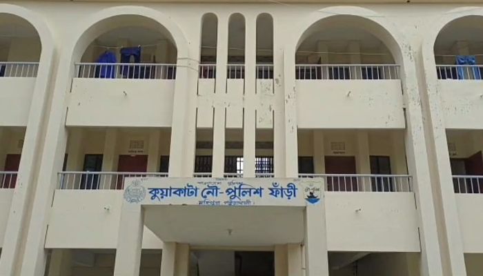 কুয়াকাটা সৈকতে ভেসে এলো লাশ 