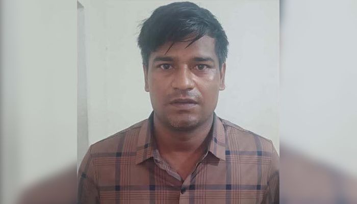 লোহাগাড়ায় ১০ হাজার ইয়াবাসহ সিটিএসবি সদস্য গ্রেপ্তার