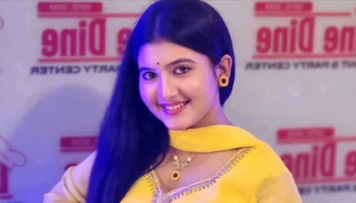 টিকটকার মাহিয়া মাহি বরিশালে হোটেল থেকে আটক