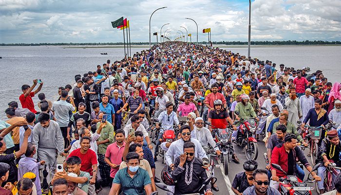 মাওলানা ভাসানী সেতু উদ্বোধন করলেন উপদেষ্টা আসিফ