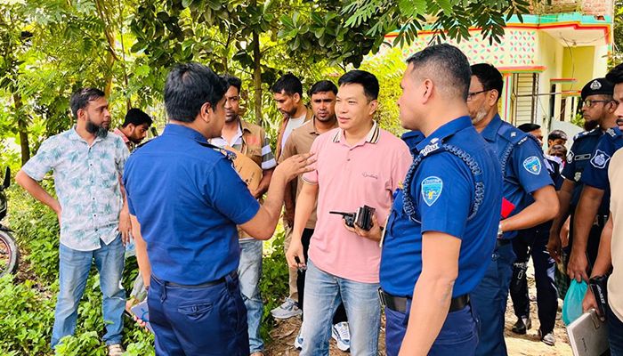 নোয়াখালীতে থানা থেকে লুট ২২ আগ্নেয়াস্ত্র এক বছরেও উদ্ধার হয়নি