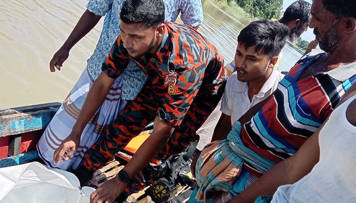 চলনবিলে আনন্দযাত্রা শেষ হলো শোকে