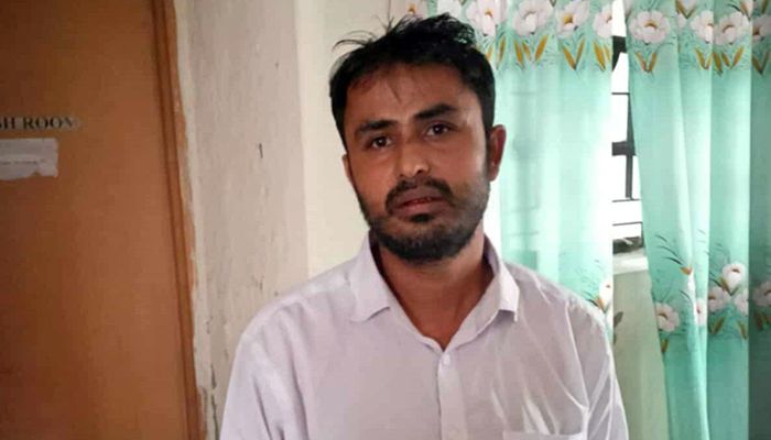 মেডিকেল কলেজ হাসপাতাল থেকে ভুয়া চিকিৎসক গ্রেপ্তার