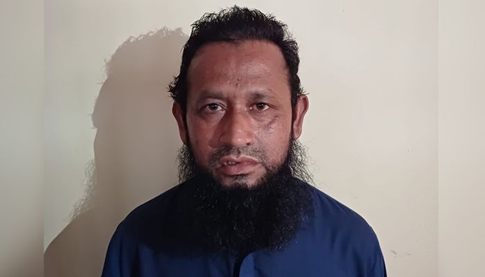 শিক্ষার্থীকে ধর্ষণের দায়ে ইমাম গ্রেপ্তার
