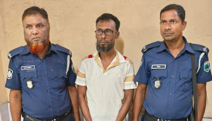 বগুড়ায় আ. লীগ নেতা গ্রেপ্তার