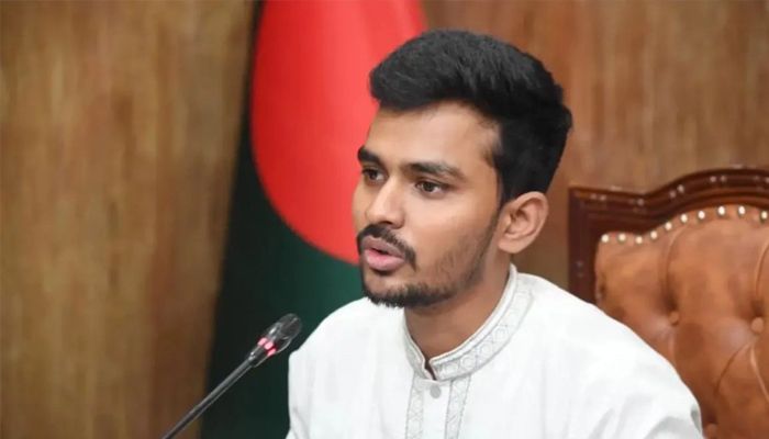 তফসিলের আগে উপদেষ্টা পদ ছাড়ার ঘোষণা আসিফ মাহমুদের
