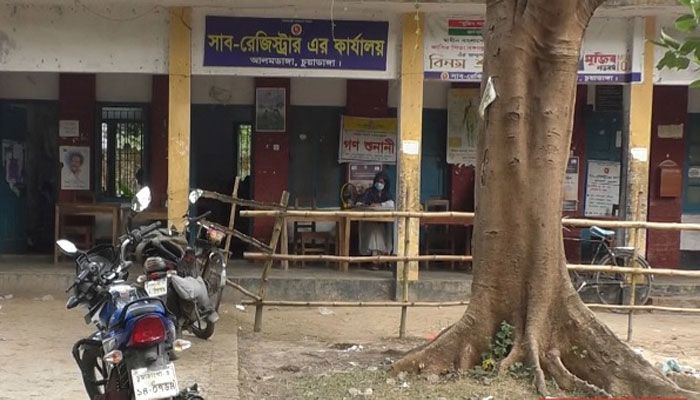 দাম্পত্য সংকটে ‘তালাক সুনামি’: ৮ হাজার বিয়ে, ৫ হাজার বিচ্ছেদ!