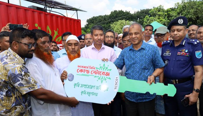 কোল্ড স্টোরেজের চাবি এবার কৃষকের হাতে