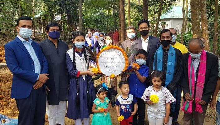 ত্রিপুরা পল্লীর ককবরক ভাষার স্কুল বন্ধের পথে