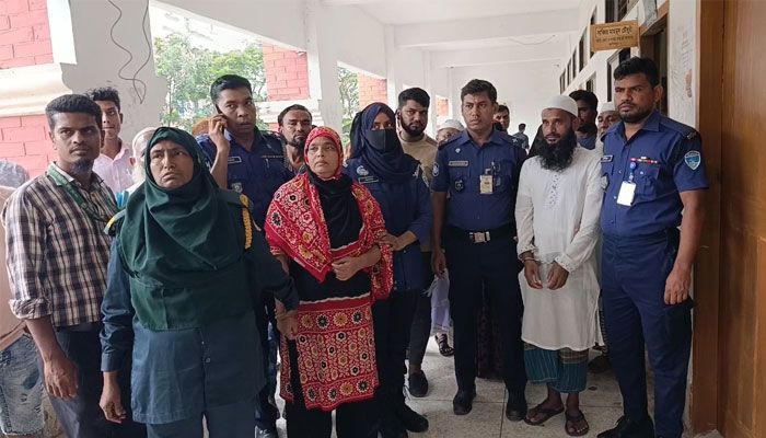শিশুকে পুড়িয়ে হত্যার দায়ে একজনের মৃত্যুদণ্ড অপরজনের যাবজ্জীবন