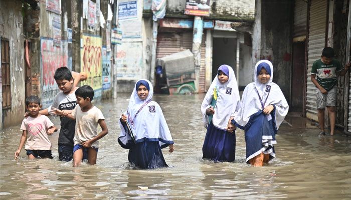 সকালের বৃষ্টিতে ডুবল মিরপুর