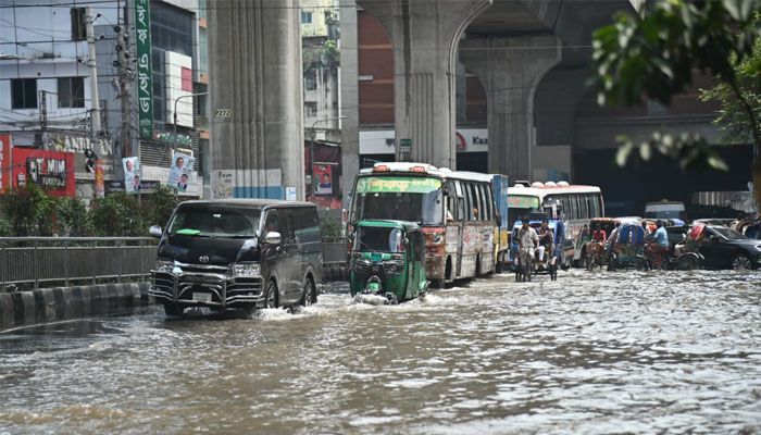 সকালের বৃষ্টিতে ডুবল মিরপুর