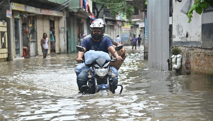 সকালের বৃষ্টিতে ডুবল মিরপুর