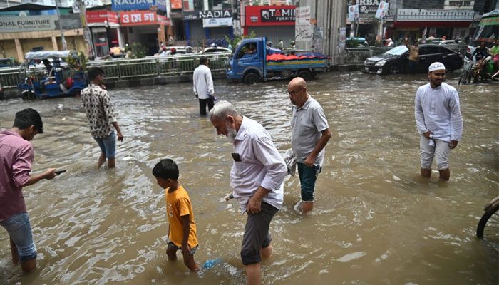 সকালের বৃষ্টিতে ডুবল মিরপুর