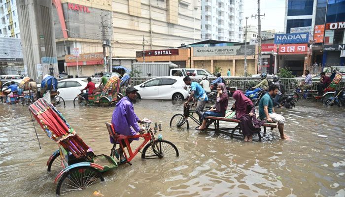 সকালের বৃষ্টিতে ডুবল মিরপুর