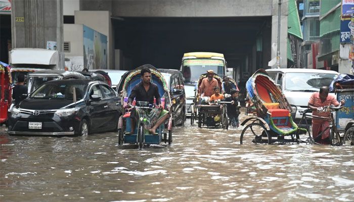 সকালের বৃষ্টিতে ডুবল মিরপুর
