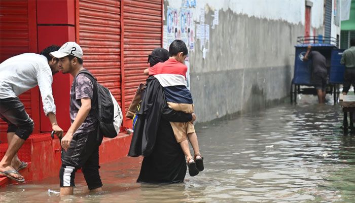 সকালের বৃষ্টিতে ডুবল মিরপুর