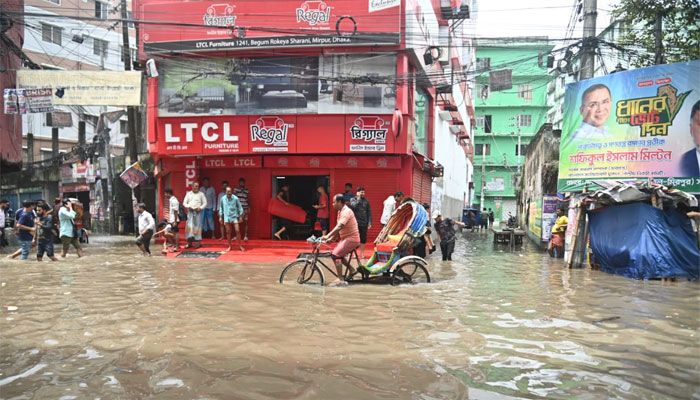 সকালের বৃষ্টিতে ডুবল মিরপুর