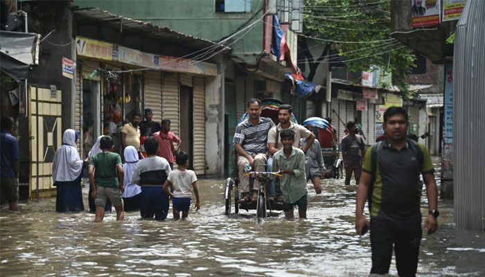 সকালের বৃষ্টিতে ডুবল মিরপুর