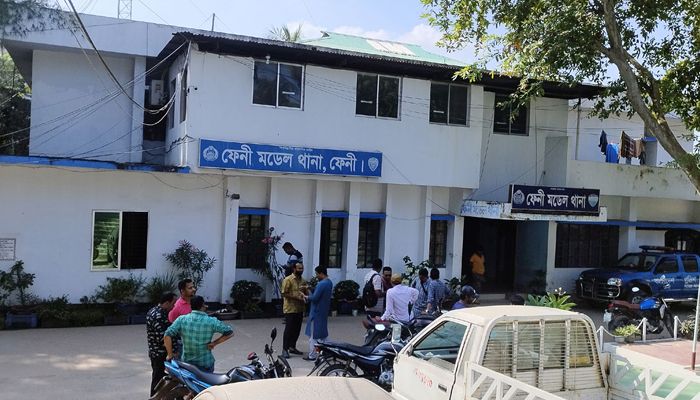 ফেনীতে সহকর্মীর বটির কোপে আনসার সদস্য আহত