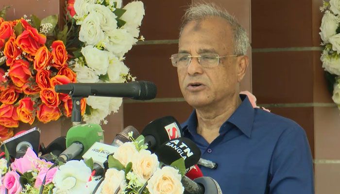 ঢাকায় কমলেও আশপাশে কিন্তু মব জাস্টিস চলছে: স্বরাষ্ট্র উপদেষ্টা