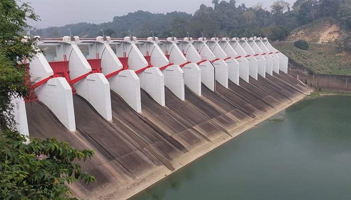 ৭ দিন পর বন্ধ করা হলো কাপ্তাই বাঁধের ১৬ জলকপাট