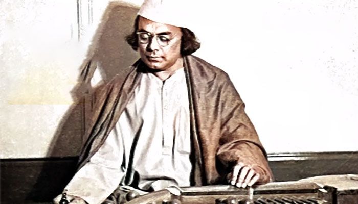 ফুলের জলসায় নীরব কবি