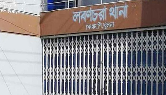 খুলনায় মাদক কারবার নিয়ে দ্বন্দ্বে যুবককে কুপিয়ে জখম