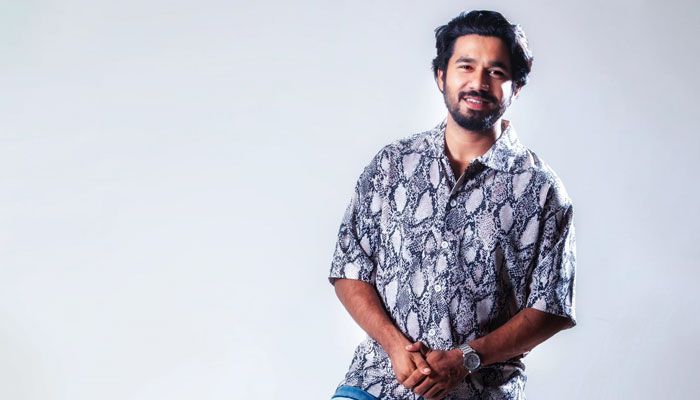 ‘দলের বিপক্ষে দল, মানুষের বিপক্ষে মানুষ!