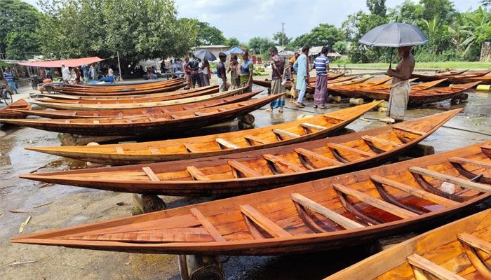 খুলনার তেরখাদার শতবর্ষী শেখপুরা নৌকার হাট