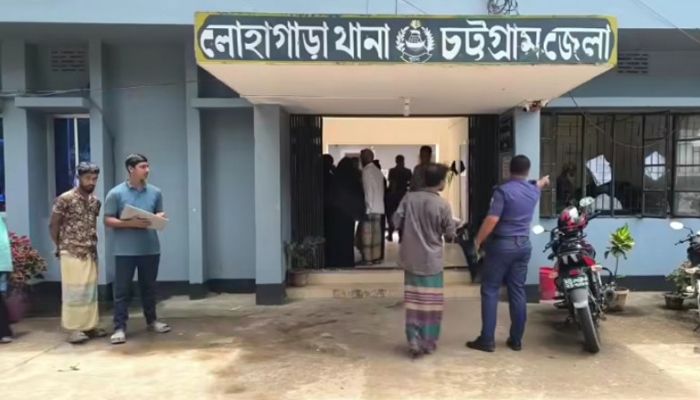 লোহাগাড়ায় যুবকের ঝুলন্ত মরদেহ উদ্ধার